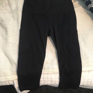 Basically new 3/4 lululemon leggings